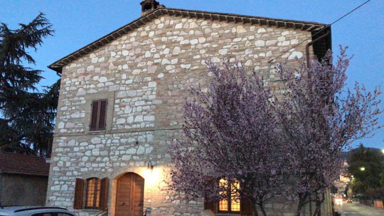 La Casa Delle Sirene Hotel Assisi Exterior photo